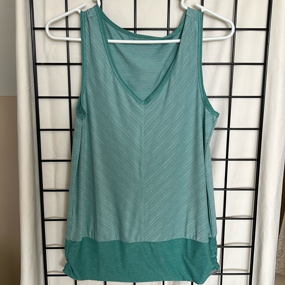 Eddie Bauer Subtle Stripe V Neck Tank Top Small